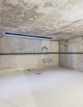 Local commercial – 93m² – Vitrine